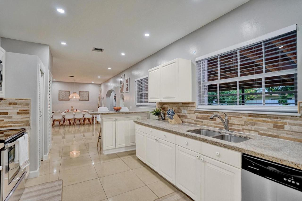 Luxury Rattan Getaway Villa Miami Luaran gambar