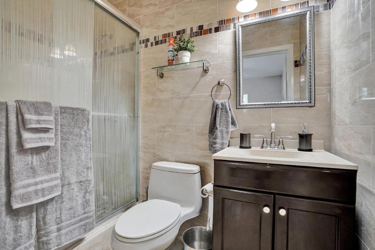 Luxury Rattan Getaway Villa Miami Luaran gambar